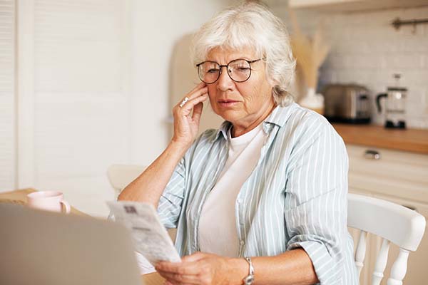 How Vision Impairments Increase Likelihood of Falling Injuries: Stay Safe with a Stairlift